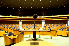 De Tweede Kamer vanuit de positie van het spreekgestoelte (Foto: Wikipedia/risastla)