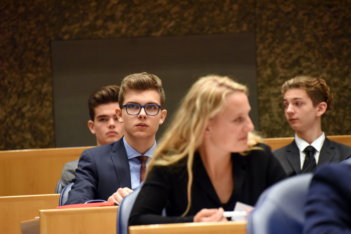 Foto's dag 3: Tweede dag Algemene Vergaderingen in de Tweede Kamer