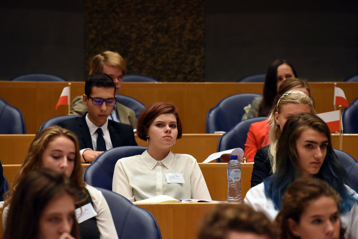 Foto's dag 3: Tweede dag Algemene Vergaderingen in de Tweede Kamer