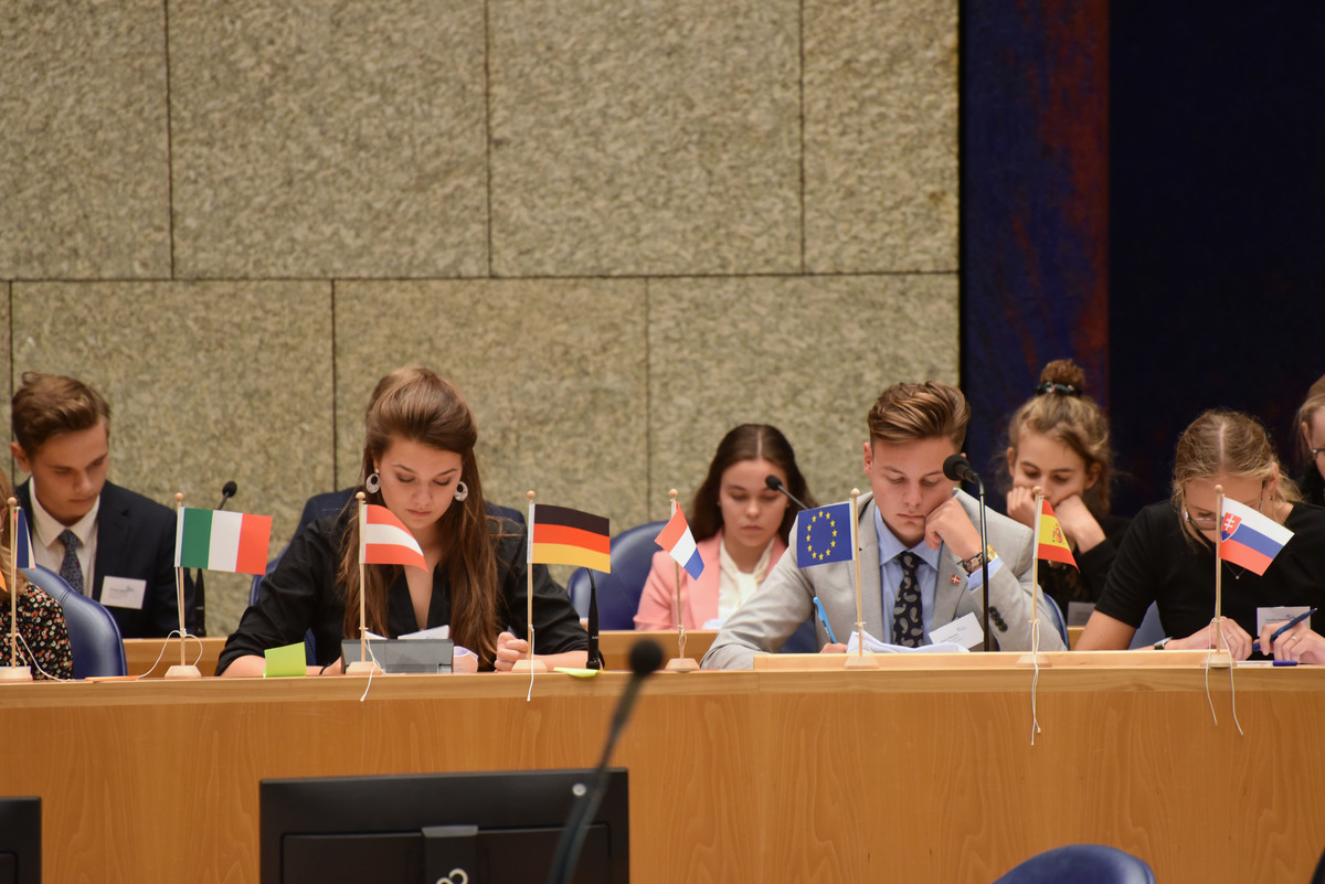 Foto's dag 3: Tweede dag Algemene Vergaderingen in de Tweede Kamer