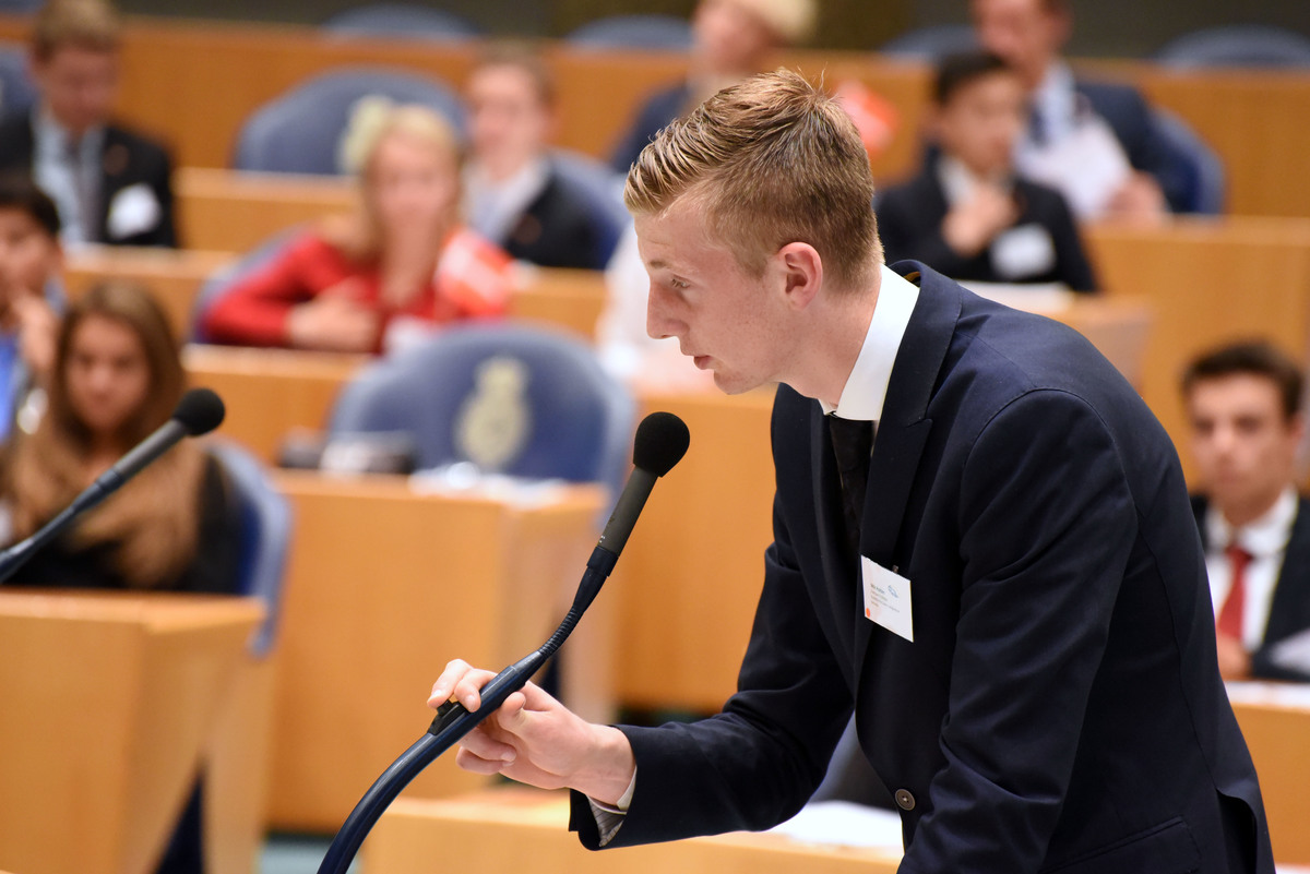 Foto's dag 3: Tweede dag Algemene Vergaderingen in de Tweede Kamer