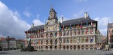 Antwerpen, De Grote Markt met het stadhuis en het standbeeld van Brabo