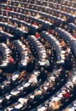 Regering moet zich tegen verhuiscircus Europa keren