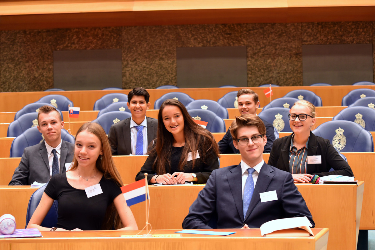 Foto's dag 3: Tweede dag Algemene Vergaderingen in de Tweede Kamer