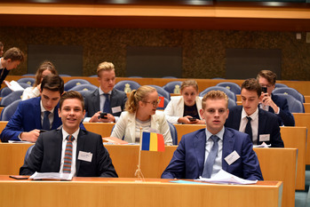 Foto's dag 3: Tweede dag Algemene Vergaderingen in de Tweede Kamer
