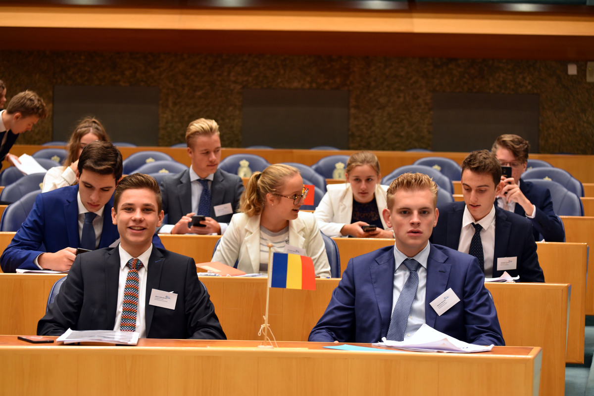 Foto's dag 3: Tweede dag Algemene Vergaderingen in de Tweede Kamer