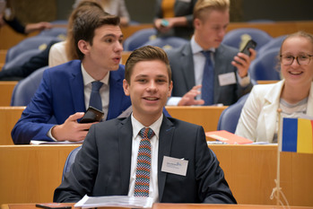 Foto's dag 3: Tweede dag Algemene Vergaderingen in de Tweede Kamer