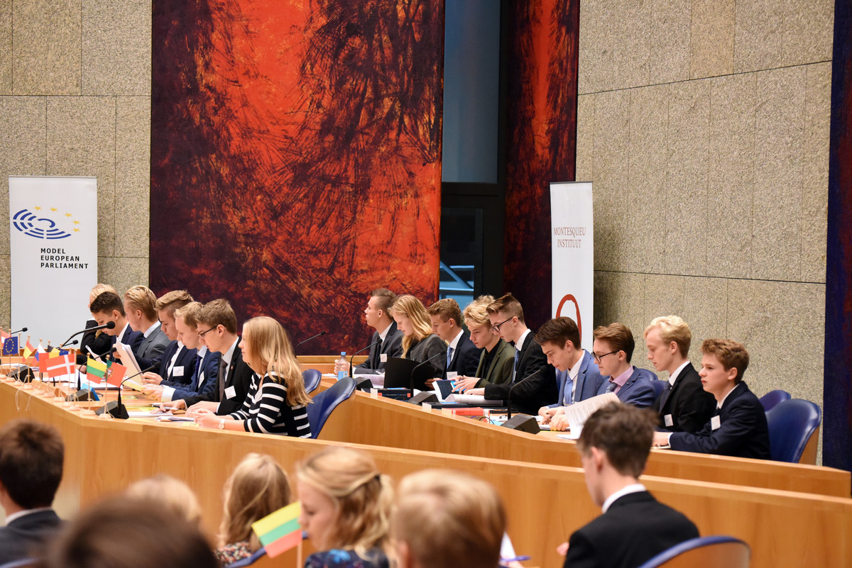 Foto's dag 3: Tweede dag Algemene Vergaderingen in de Tweede Kamer