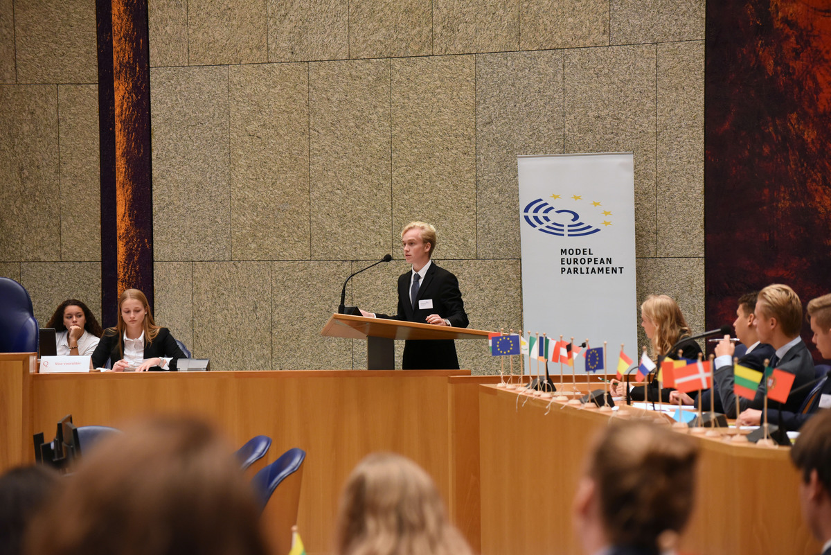 Foto's dag 3: Tweede dag Algemene Vergaderingen in de Tweede Kamer