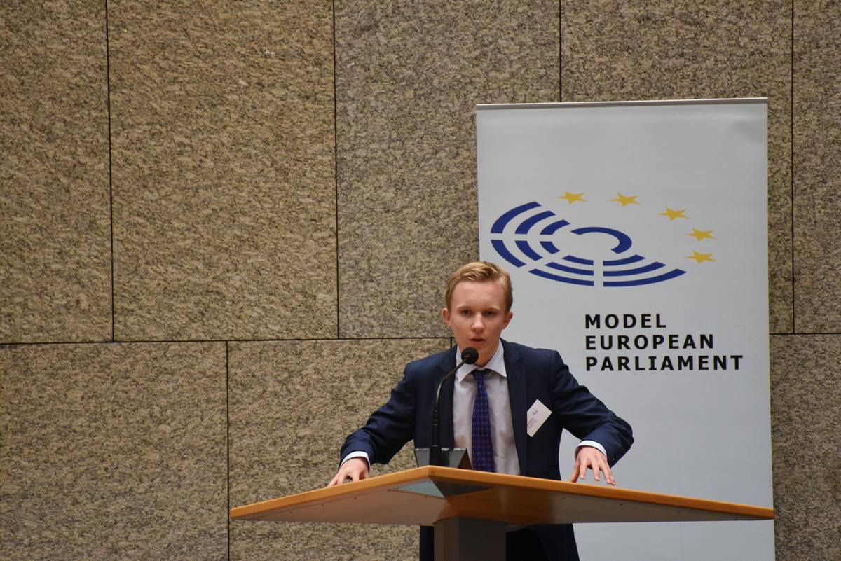 Foto's dag 3: Tweede dag Algemene Vergaderingen in de Tweede Kamer