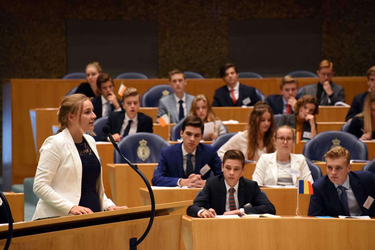 Foto's dag 3: Tweede dag Algemene Vergaderingen in de Tweede Kamer