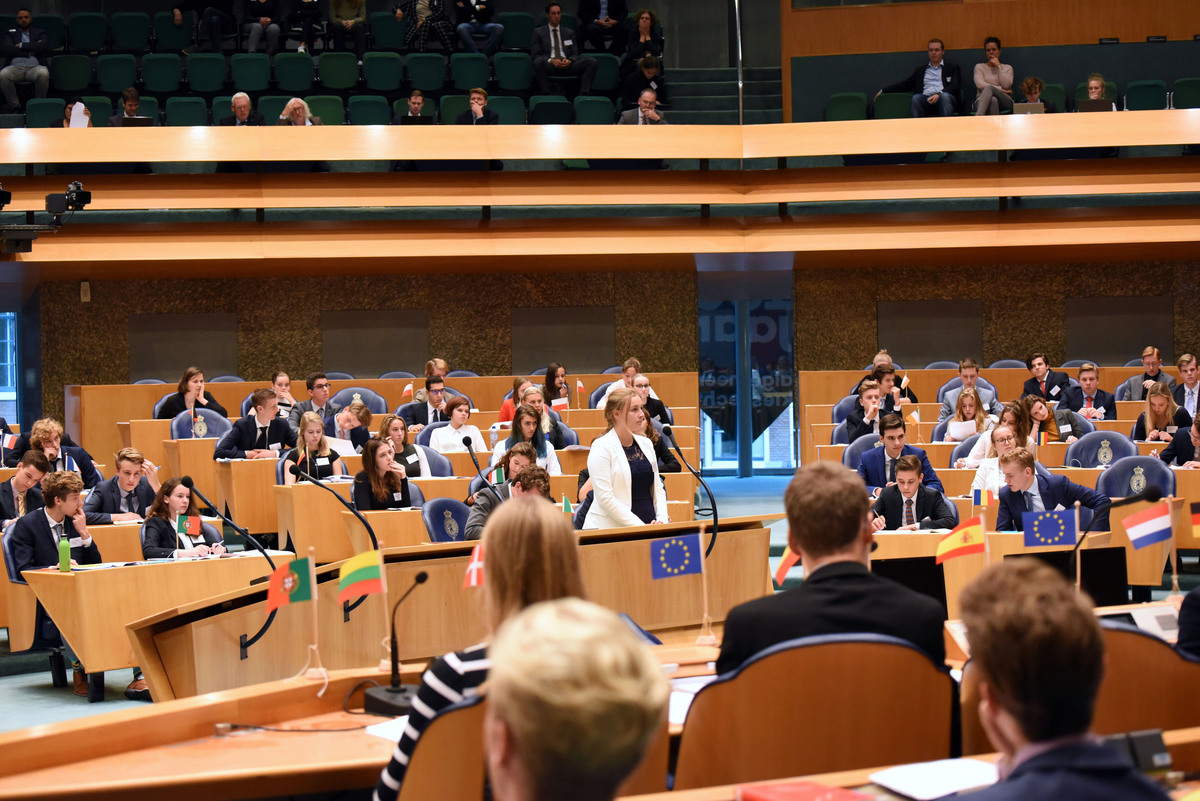 Foto's dag 3: Tweede dag Algemene Vergaderingen in de Tweede Kamer
