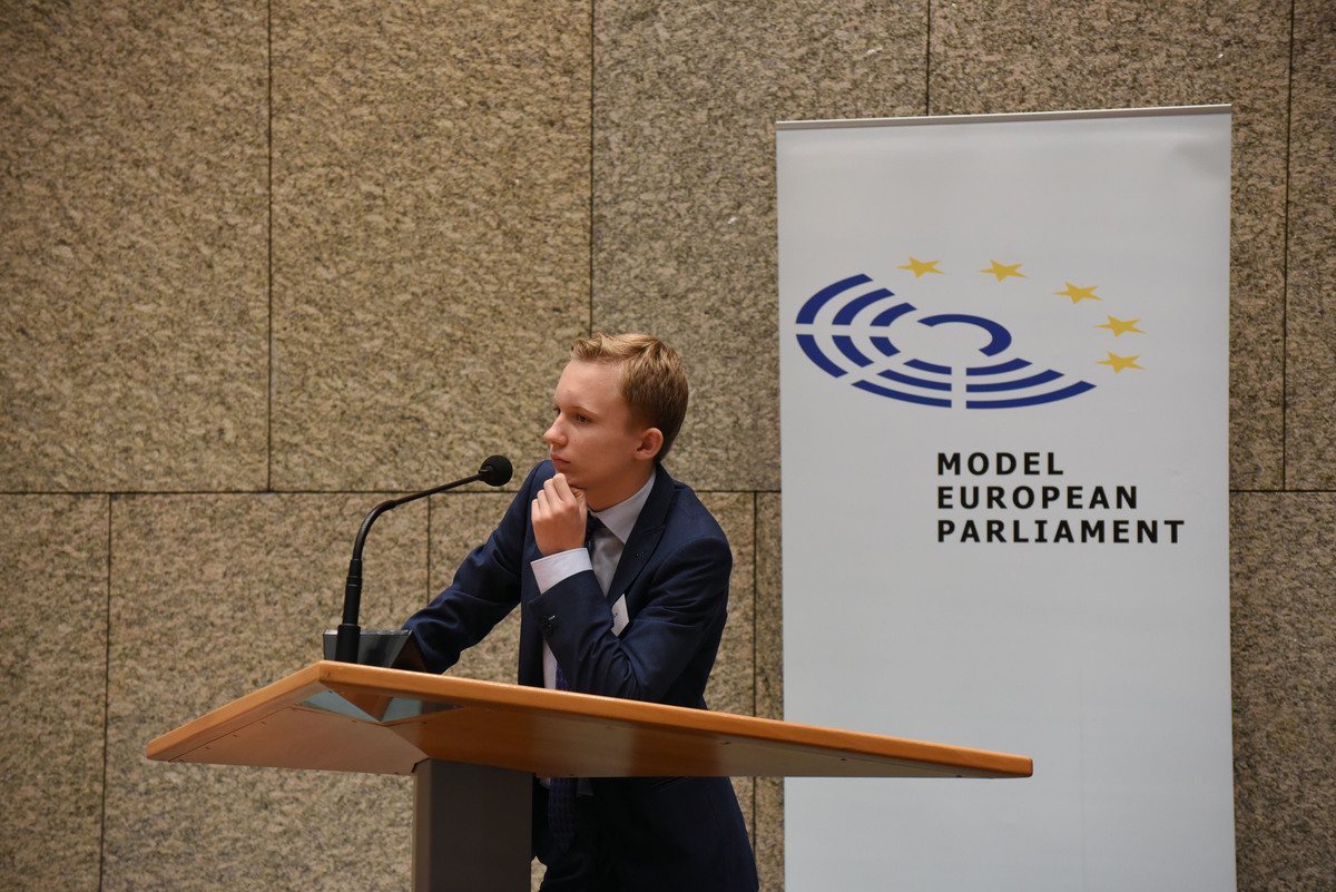 Foto's dag 3: Tweede dag Algemene Vergaderingen in de Tweede Kamer