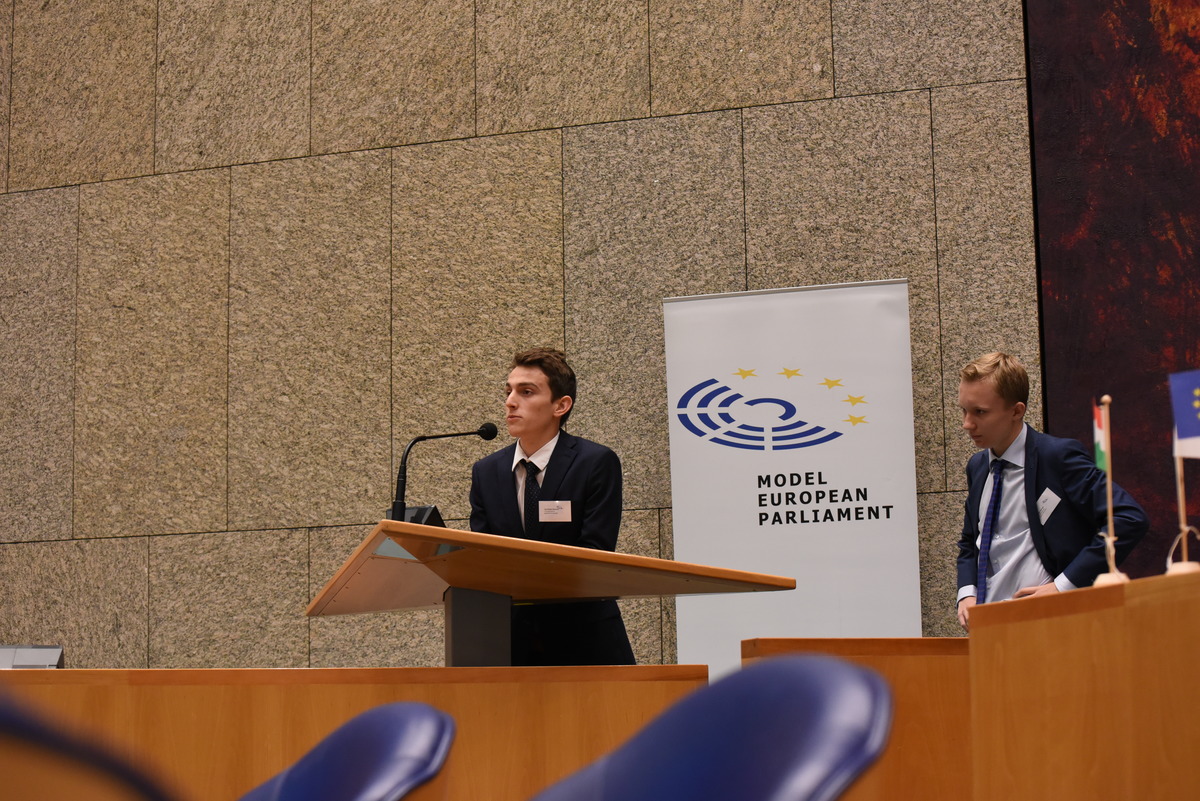 Foto's dag 3: Tweede dag Algemene Vergaderingen in de Tweede Kamer