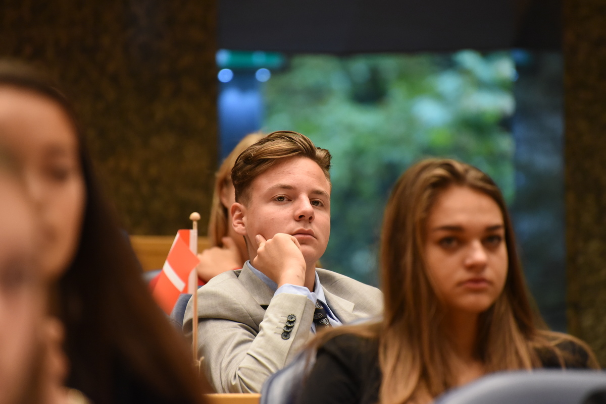 Foto's dag 3: Tweede dag Algemene Vergaderingen in de Tweede Kamer