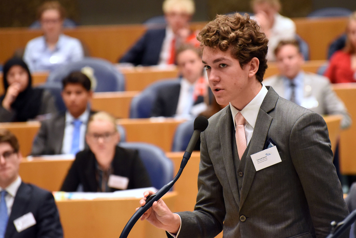 Foto's dag 3: Tweede dag Algemene Vergaderingen in de Tweede Kamer