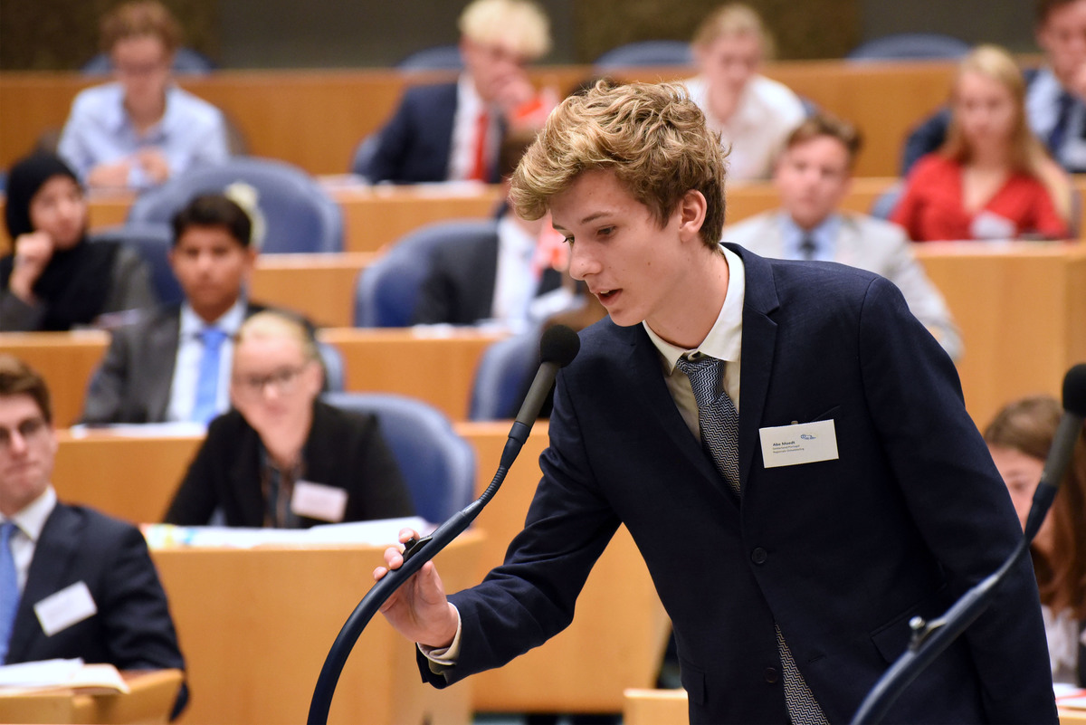 Foto's dag 3: Tweede dag Algemene Vergaderingen in de Tweede Kamer