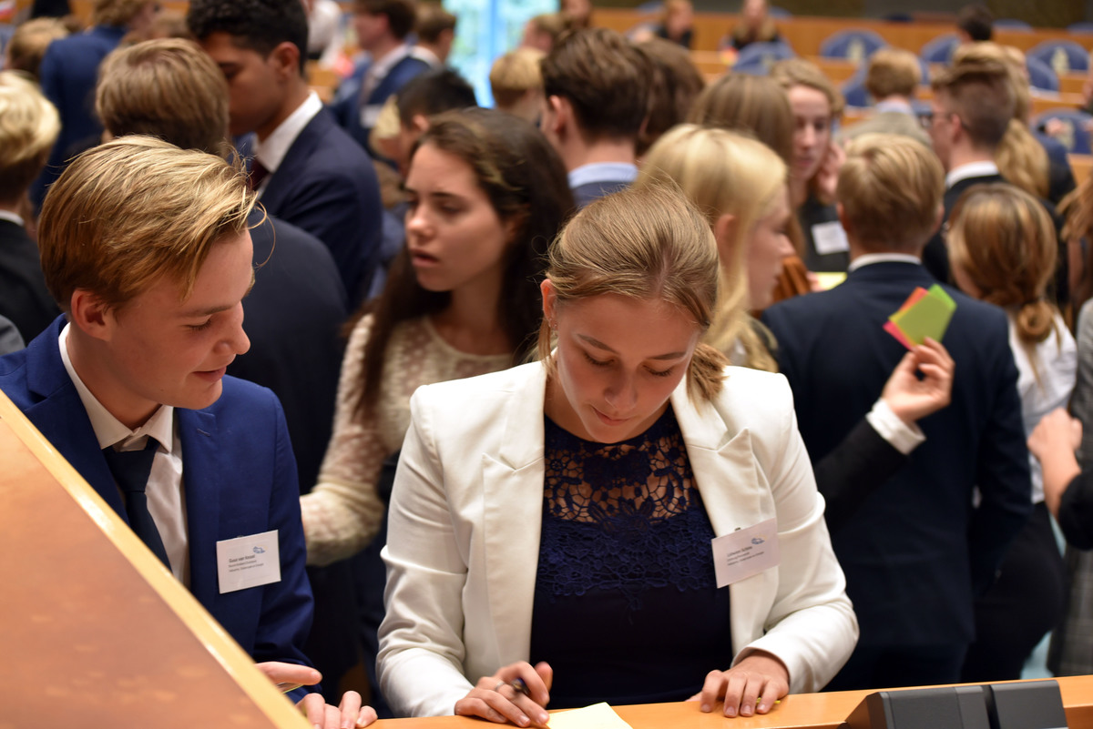 Foto's dag 3: Tweede dag Algemene Vergaderingen in de Tweede Kamer
