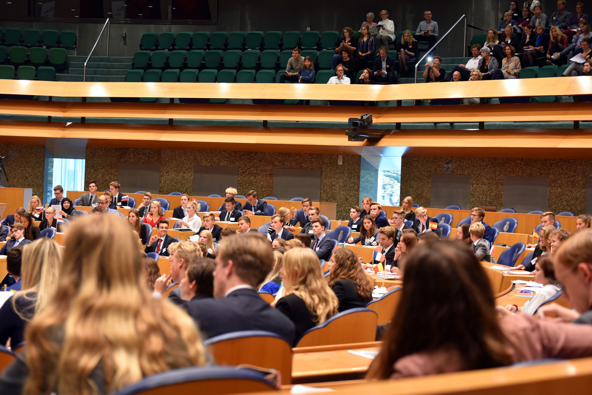 Foto's dag 3: Tweede dag Algemene Vergaderingen in de Tweede Kamer