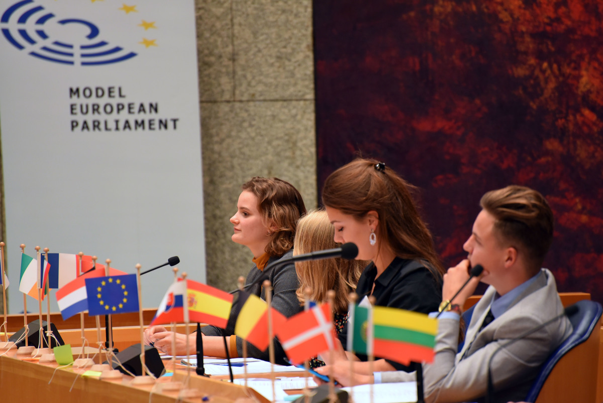 Foto's dag 3: Tweede dag Algemene Vergaderingen in de Tweede Kamer