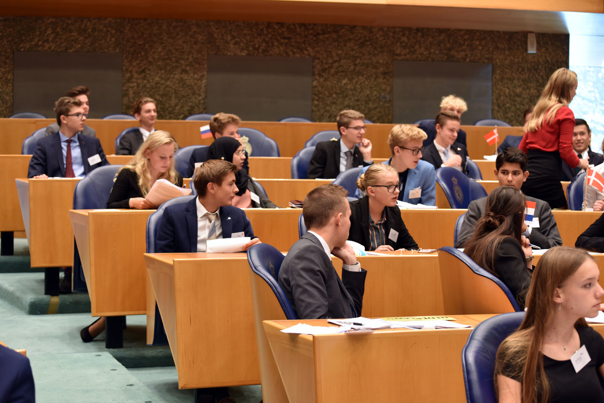 Foto's dag 3: Tweede dag Algemene Vergaderingen in de Tweede Kamer