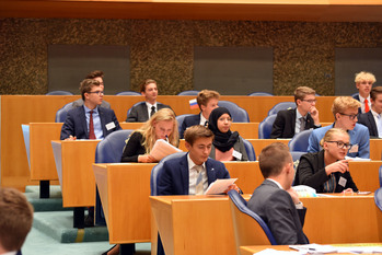 Foto's dag 3: Tweede dag Algemene Vergaderingen in de Tweede Kamer