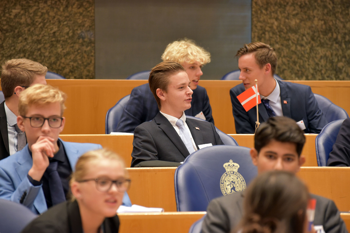 Foto's dag 3: Tweede dag Algemene Vergaderingen in de Tweede Kamer