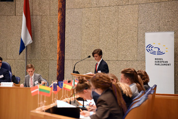Foto's dag 3: Tweede dag Algemene Vergaderingen in de Tweede Kamer