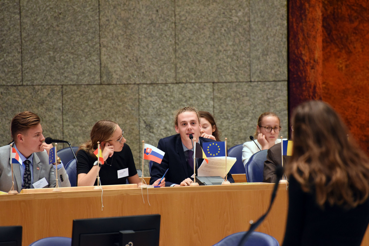 Foto's dag 3: Tweede dag Algemene Vergaderingen in de Tweede Kamer