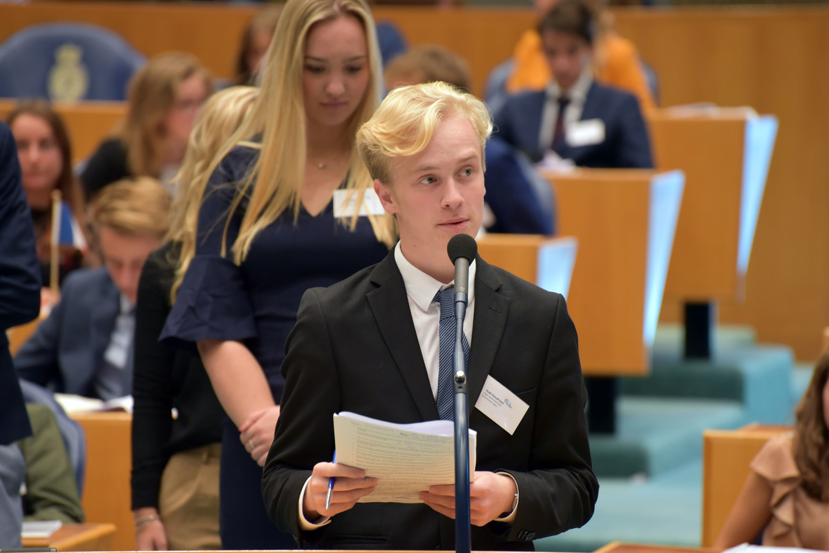 Foto's dag 3: Tweede dag Algemene Vergaderingen in de Tweede Kamer