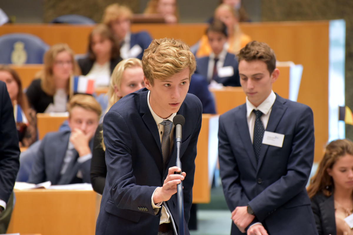 Foto's dag 3: Tweede dag Algemene Vergaderingen in de Tweede Kamer