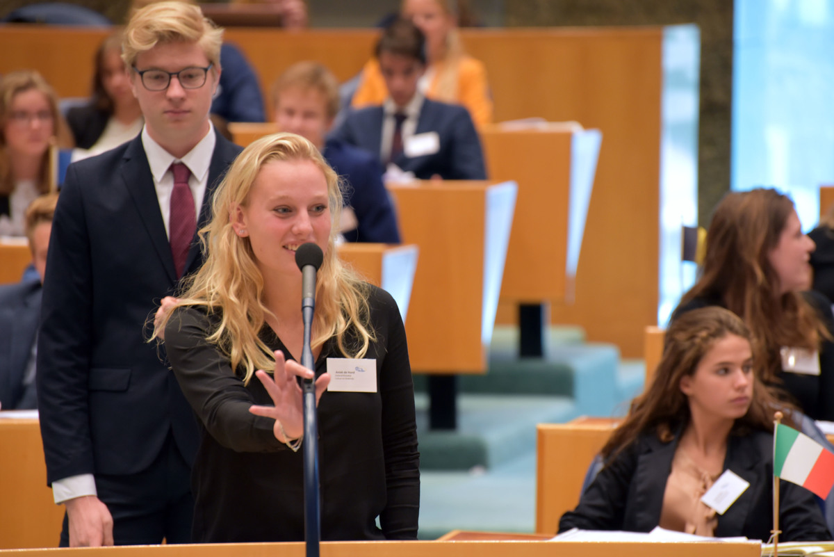 Foto's dag 3: Tweede dag Algemene Vergaderingen in de Tweede Kamer