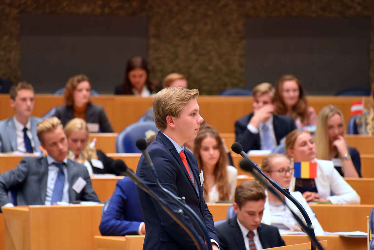 Foto's dag 3: Tweede dag Algemene Vergaderingen in de Tweede Kamer