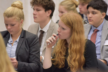 Foto's Eerste dag Algemene Vergaderingen van het Model European Parliament Nederland 2019