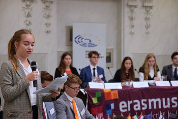 Foto's Eerste dag Algemene Vergaderingen van het Model European Parliament Nederland 2019