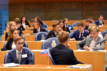 Foto's Tweede dag Algemene Vergaderingen van het Model European Parliament Nederland 2019