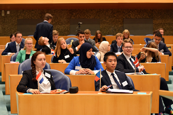 Foto's Tweede dag Algemene Vergaderingen van het Model European Parliament Nederland 2019