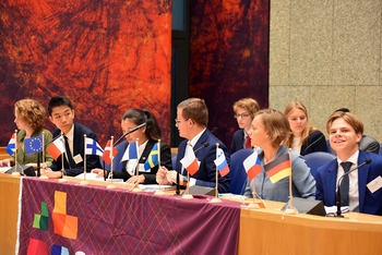 Foto's Tweede dag Algemene Vergaderingen van het Model European Parliament Nederland 2019