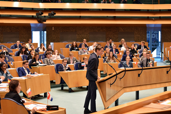 Foto's Tweede dag Algemene Vergaderingen van het Model European Parliament Nederland 2019