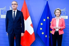 Guy Parmelin, on the left, and Ursula von der Leyen