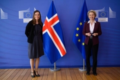 Katrín Jakobsdóttir, on the left, and Ursula von der Leyen