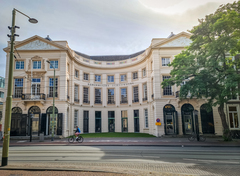 Koninklijke Schouwburg [Foto gemaakt door Kevin Bergenhenegouwen]